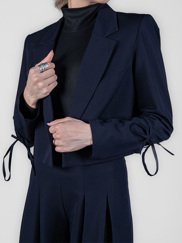 مانتو کتی اسپرت؛ کراپ کت تای برای استایل باکلاس 1404