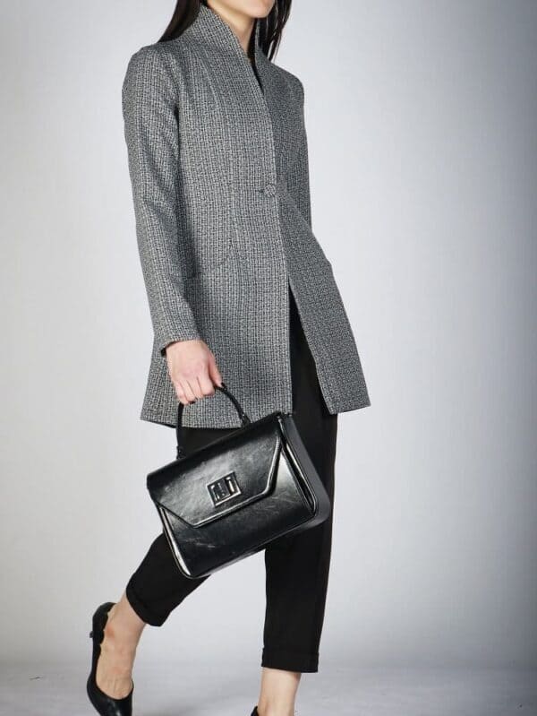 مدل کت زنانه؛ کت ریما یقه ایستاده در فروشگاه زی زی مد