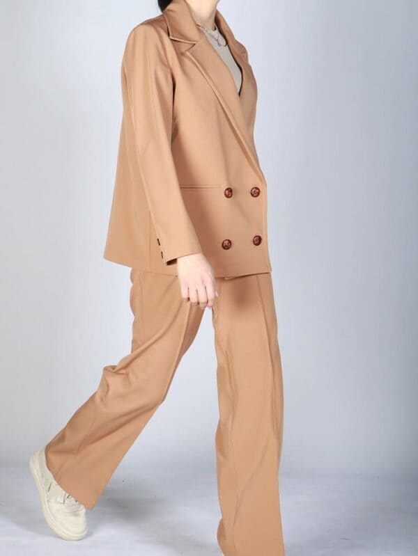 مدل کت زنانه؛ خرید آنلاین کت و شلوار لارا از فروشگاه آنلاین زی زی مد