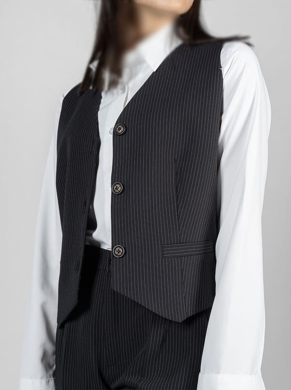 وست و شومیز؛ ژیله دیپلمات دکمه دار جلو بسته