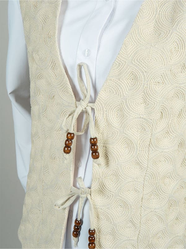 وست و شومیز؛ وست منگوله دار برای تیپ روی مد خانمانه