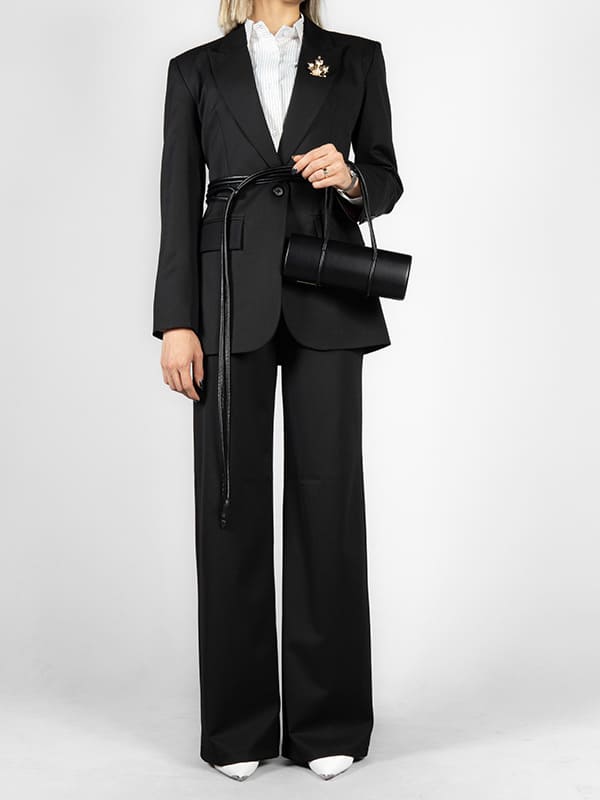 خرید کت و شلوار زنانه؛ کت و شلوار فمن در کالکشن جدید فروشگاه مد و پوشاک زی زی مد